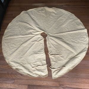 Elegant Gold Christmas Tree Skirt